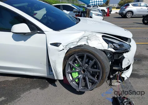 2020 Tesla Model 3 Standard Range Plus Rear-Wheel Drive/Standard Range Rear-Wheel Drive from USA, damaged, VIN 5YJ3E1EA6LF615647